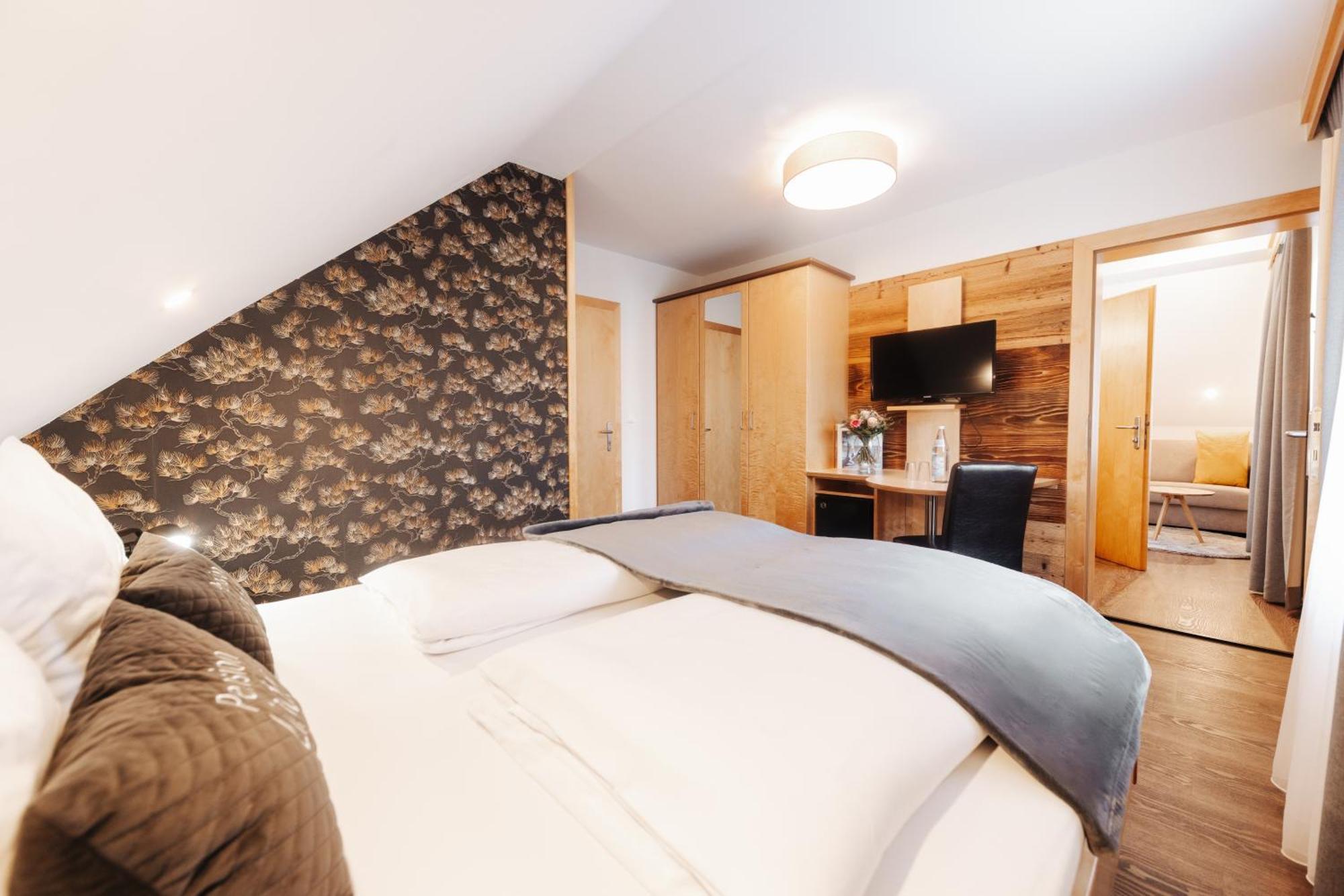 Pension Linder Seeboden Room photo